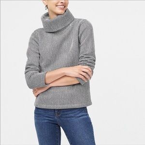 J. CREW funnel neck fleece herringbone top Black & White Size Medium